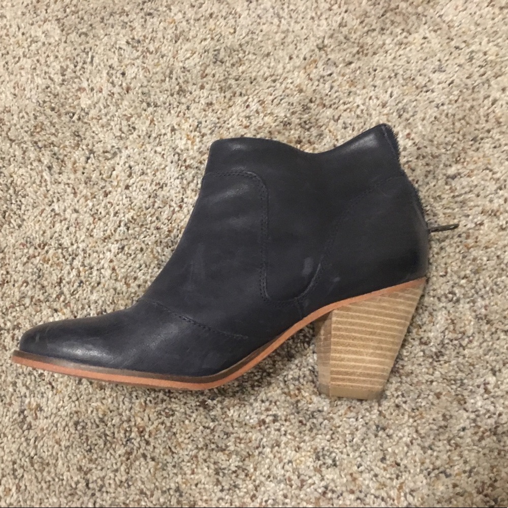 👞 J Shoes Belgrave Womens booties, size 9, blue